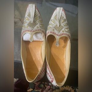 Elegant Embroidered men Shoes size 10 (11inch)